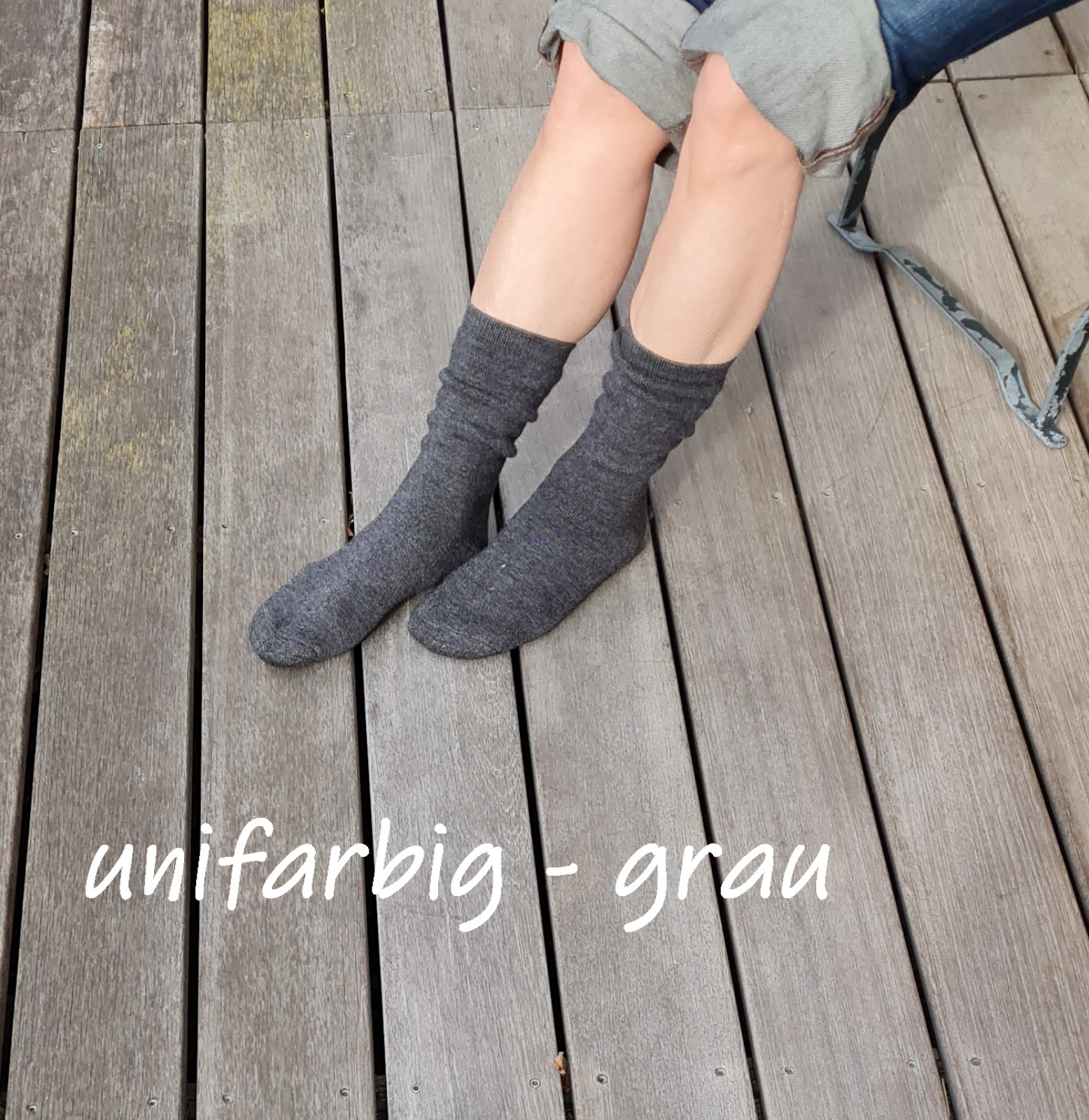unifarbig Grau